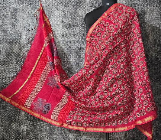 Red black'n'beige chanderi block print dupatta