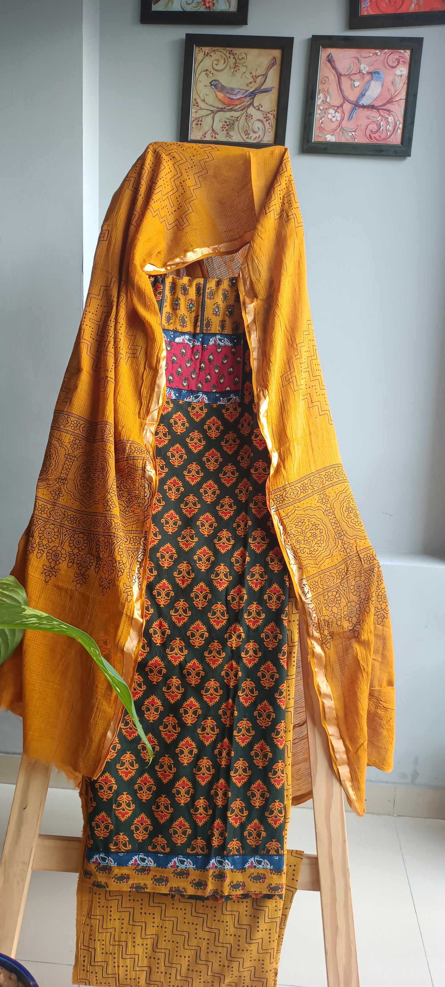 Mustard'n'green Gamthi print cotton suit