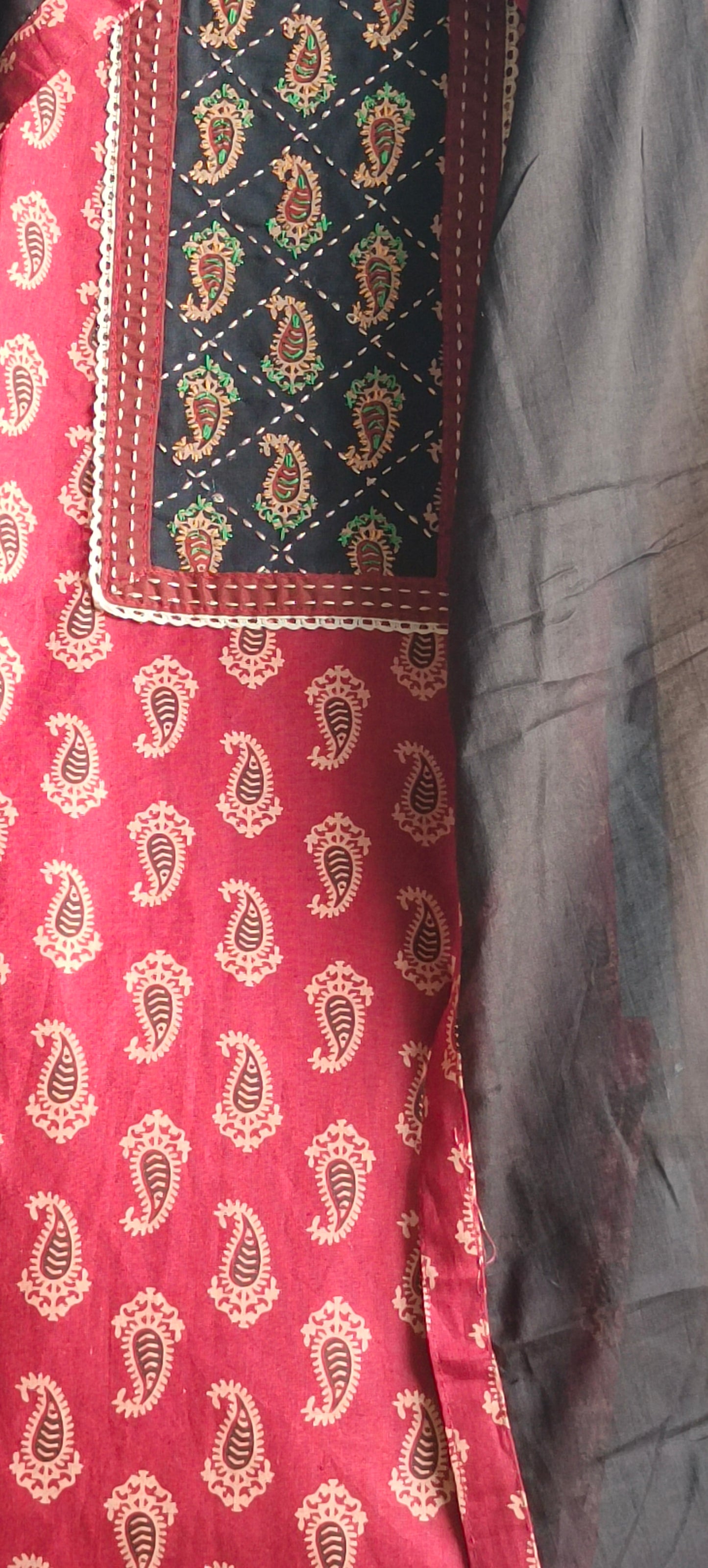 Maroon'n'black  gamthi print cotton suit