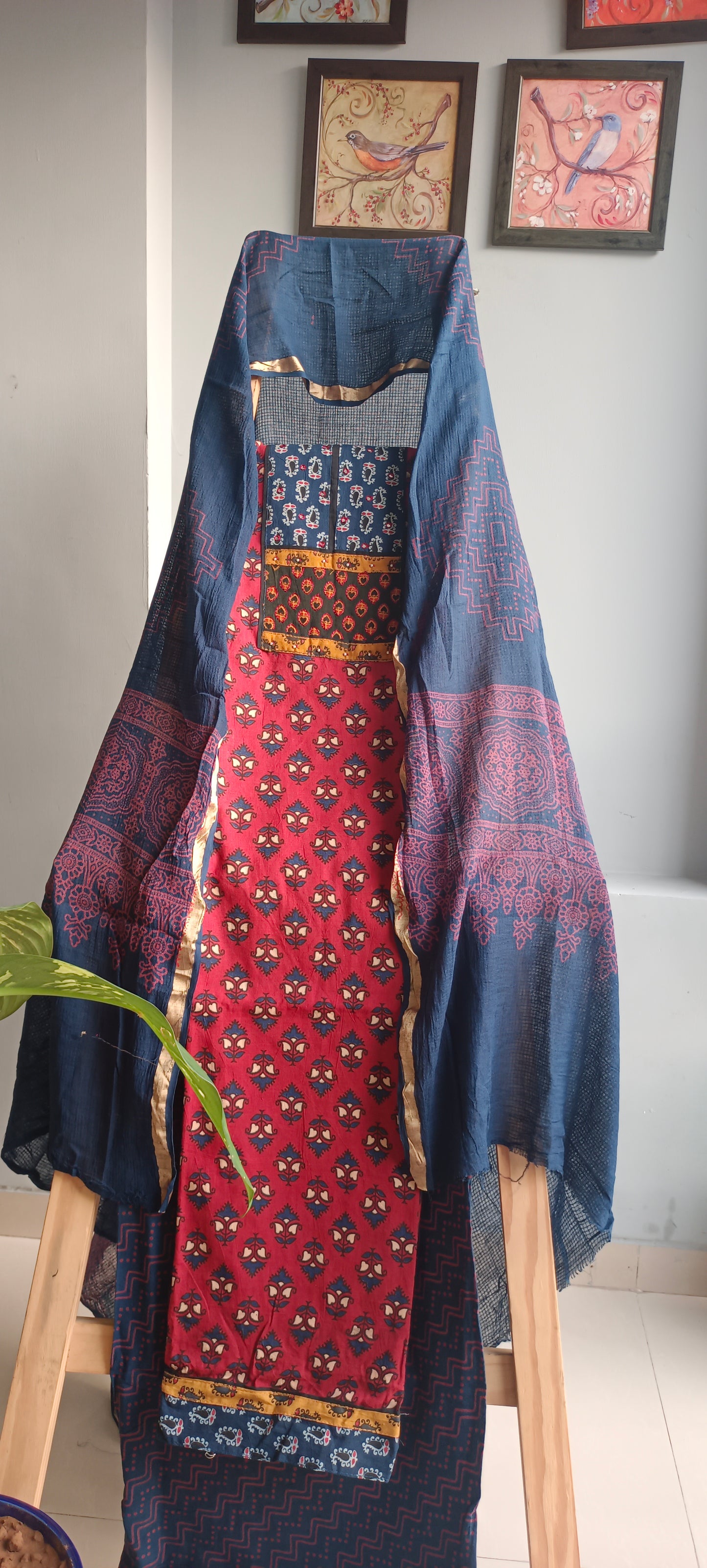 Maroon'n'blue gamthi print cotton suit.