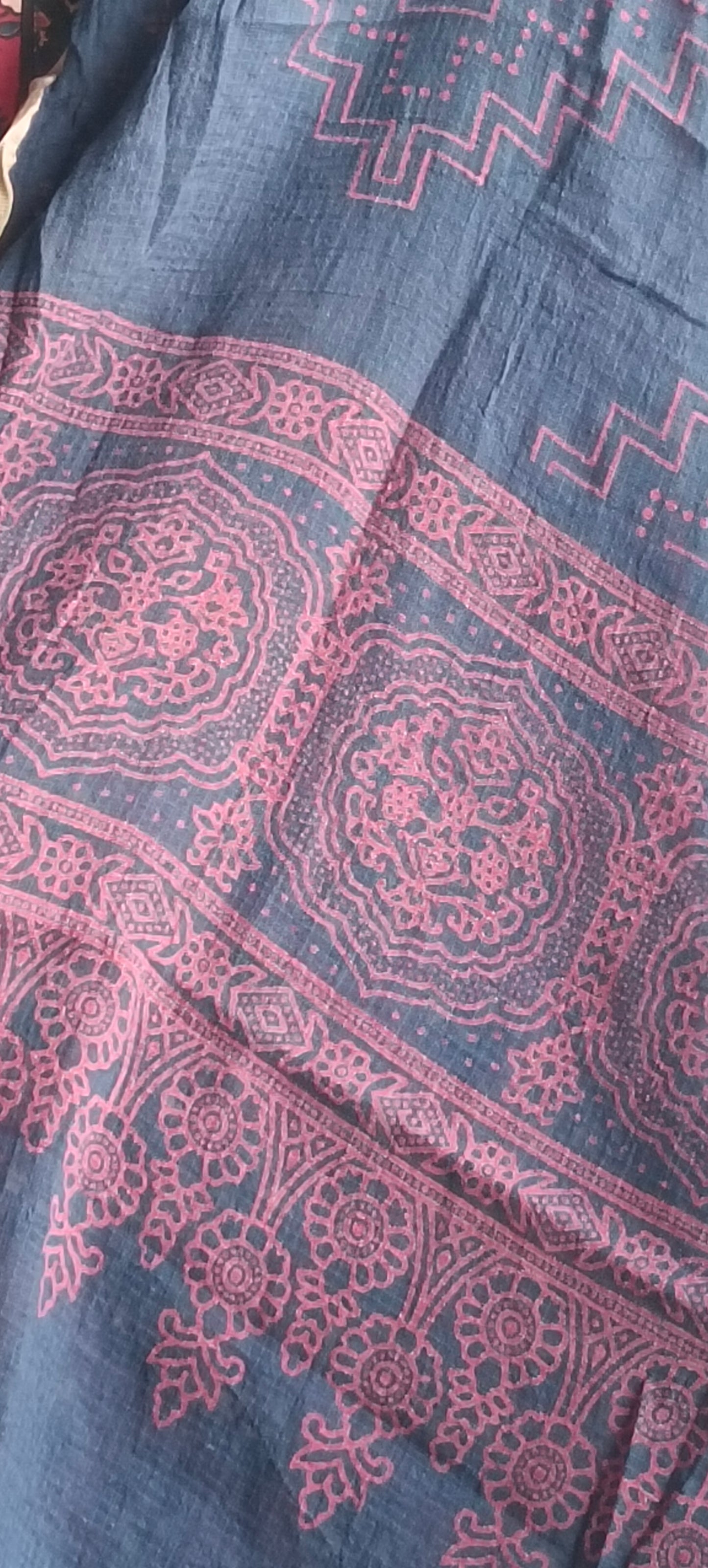 Maroon'n'blue gamthi print cotton suit.