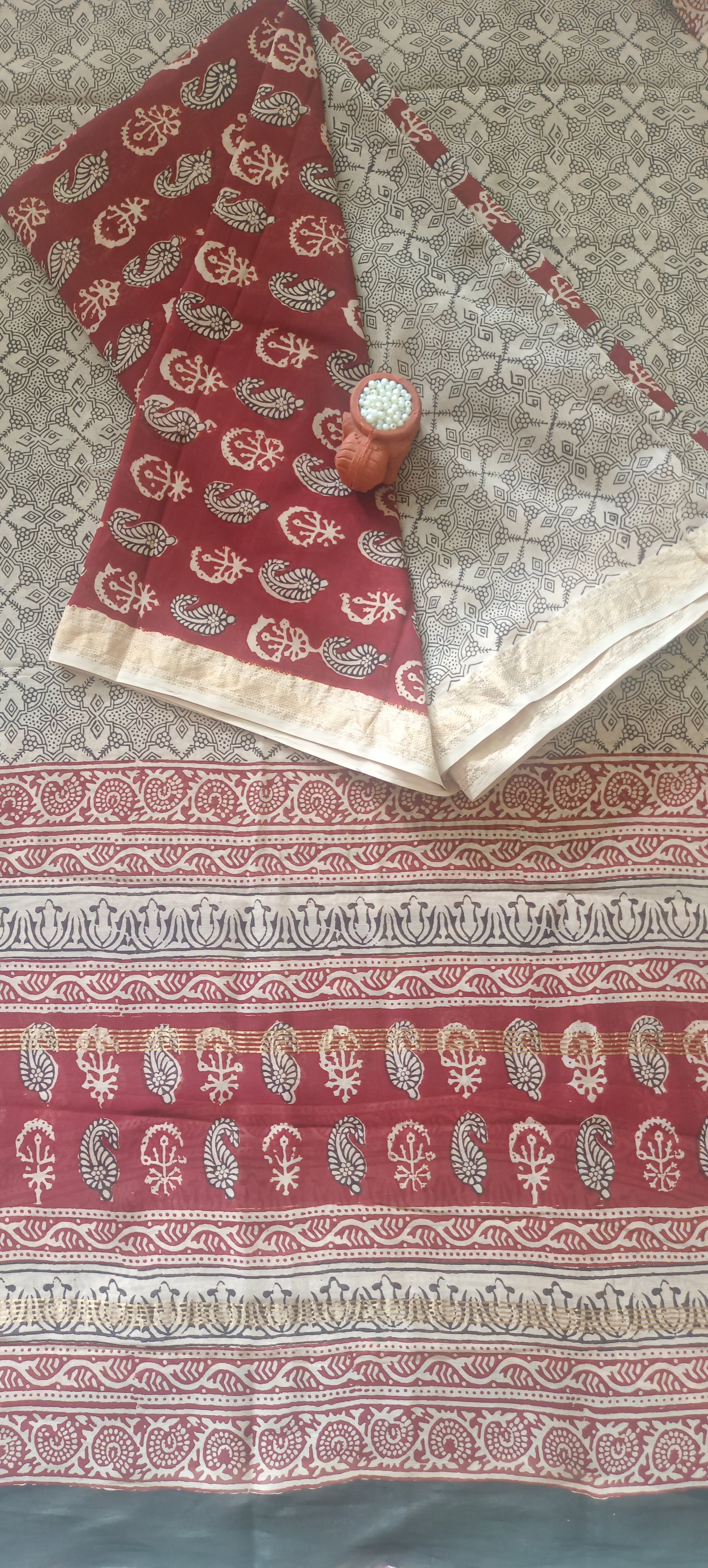 White red'n'maroon Maheshwari bagh print  suit.