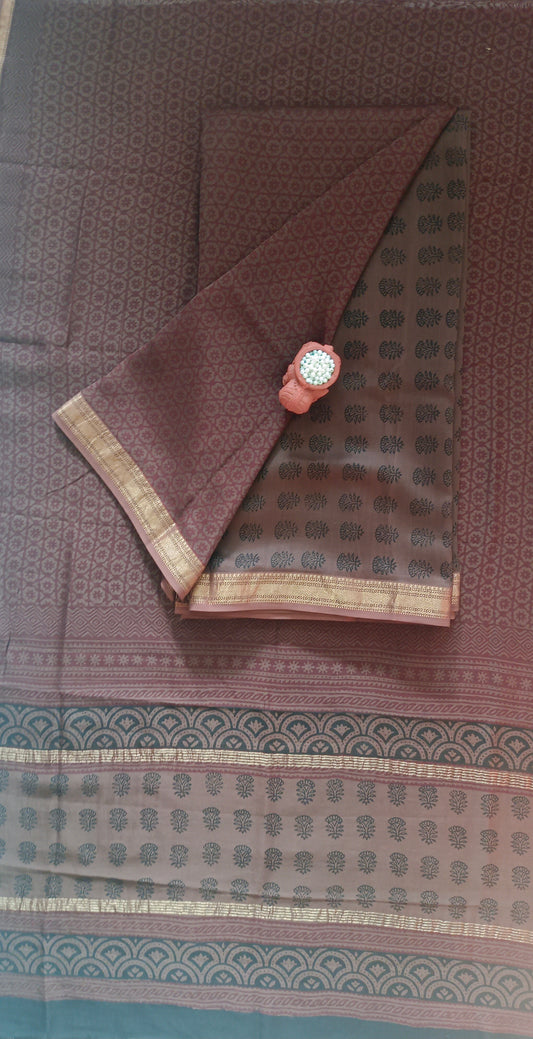 Brown black'n'maroon Maheshwari bagh print suit.