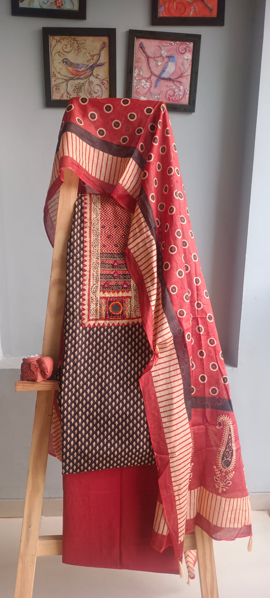 Black,beige'n'brick red cotton gamthi print suit.