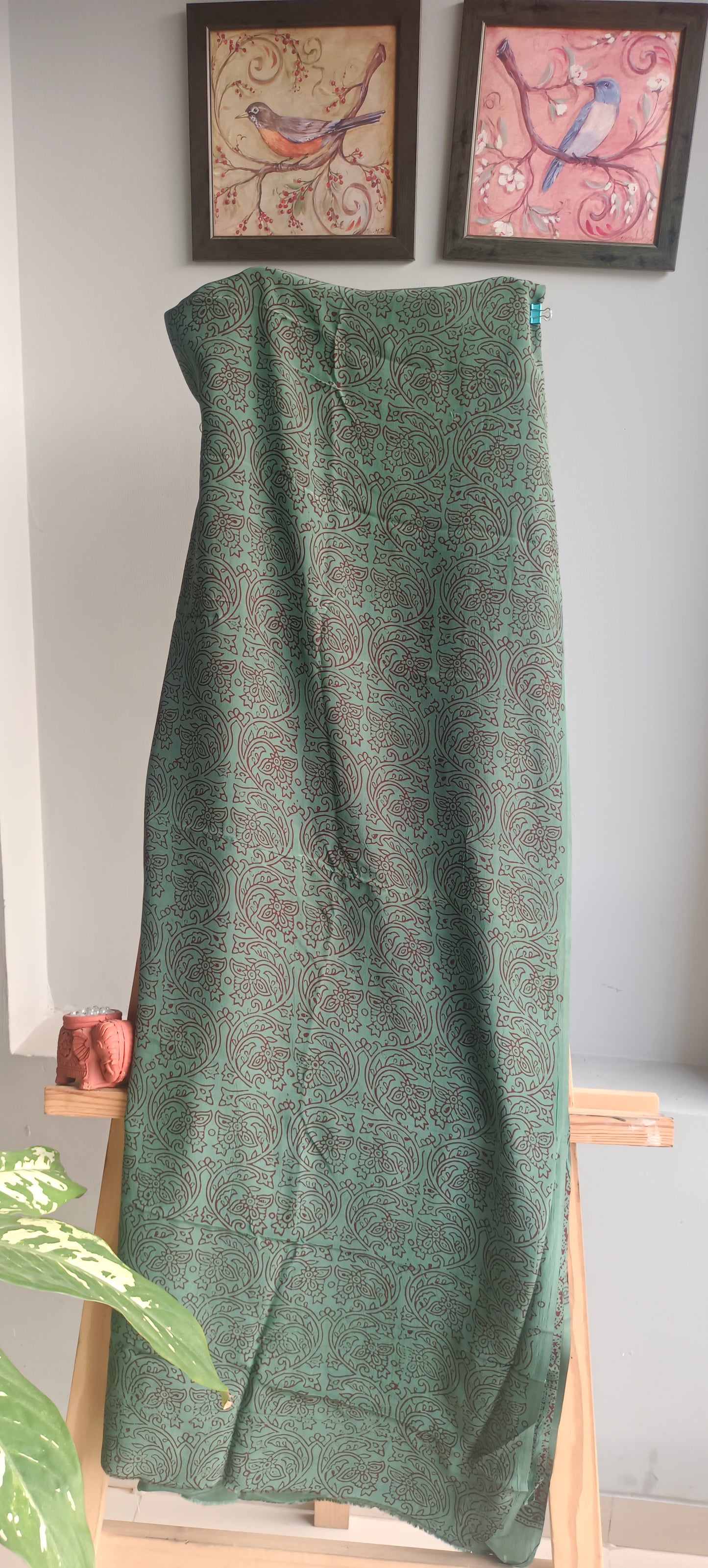 Green'n'maroon bagh print crepe kurta.